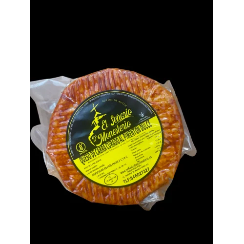 QUESO DE CABRA CURADO CON PIMENTÓN DULCE